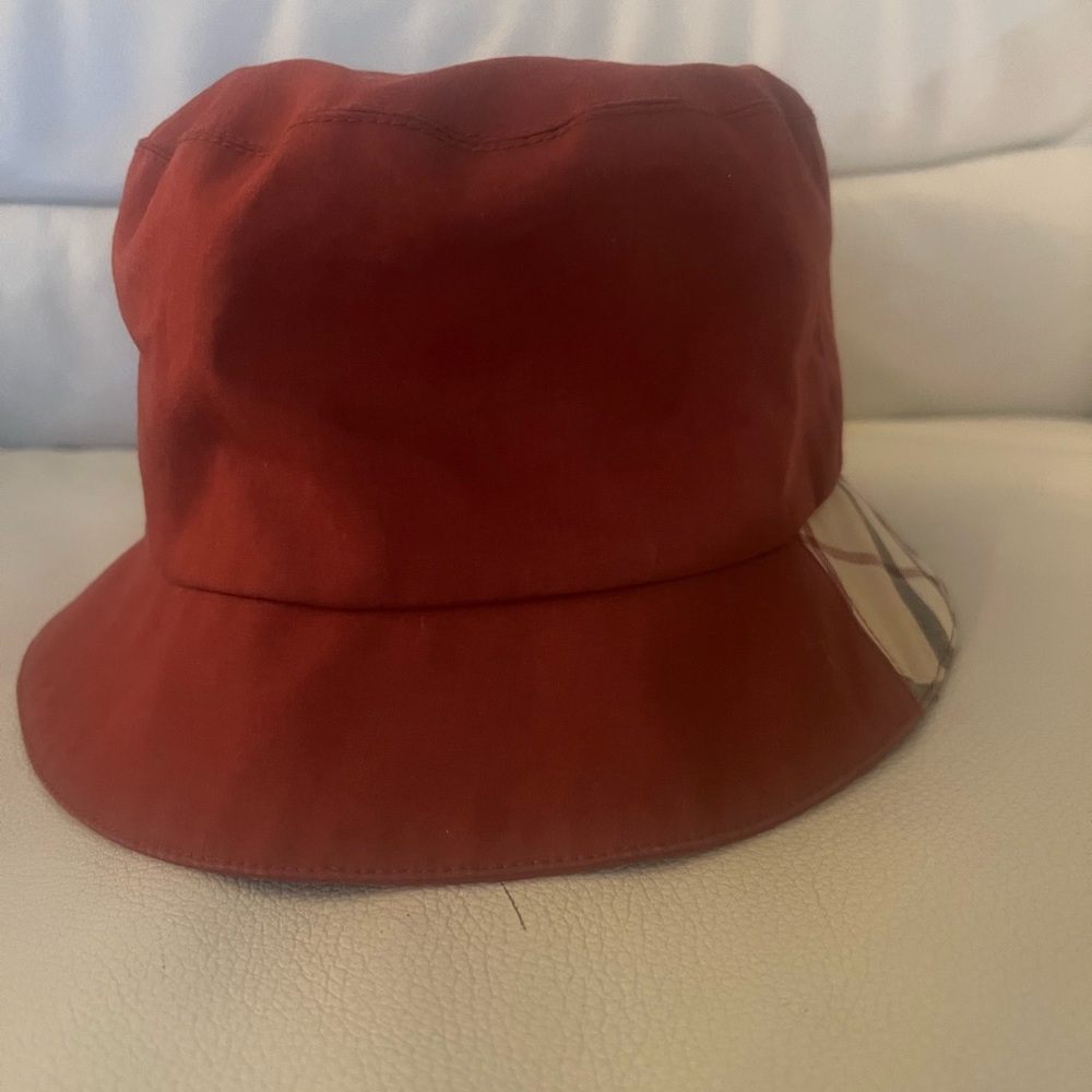 Burberry burgundy bucket hat - Picture 2 of 11